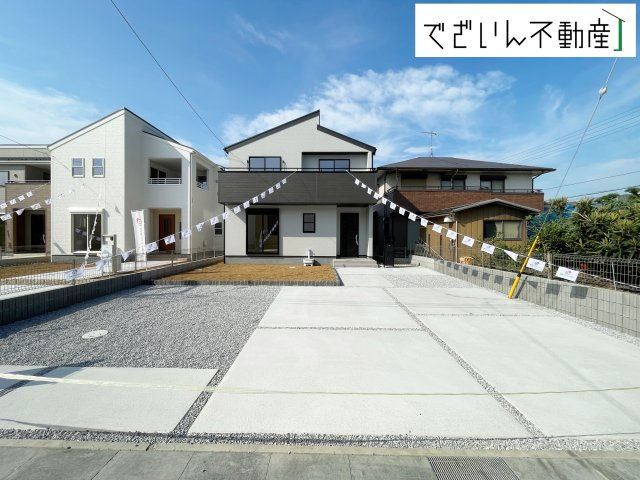 【外観】 | Livele Garden.S行田市城西第2　新築住宅 | ≪4号棟≫流行に左右されず、将来にわたって価値が継続する「上質」な佇まい。おしゃれな雰囲気や自然の潤い、親しみやすさといった個性を、街に新たな価値をもたらし続けます。
現地(2025年8月撮影)