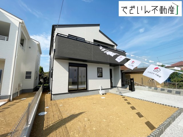 【外観】 | Livele Garden.S行田市城西第2　新築住宅 | ≪4号棟≫≫爽やかな青空の下に贅沢なほどに降り注ぐ陽光、豊かな居住性と、クオリティが見事に調和した住空間は、住まうことの喜びを感じさせてくれます。
現地(2025年8月撮影)