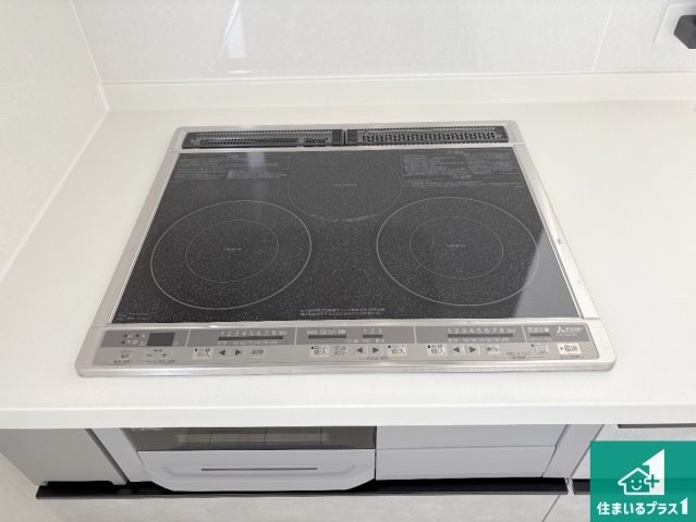 草津市下笠町　第24-1期　新築一戸建ての設備|火を使わないので、安心なＩＨコンロ！でこぼこが無い構造なので、掃除もしやすく清潔に保てます！