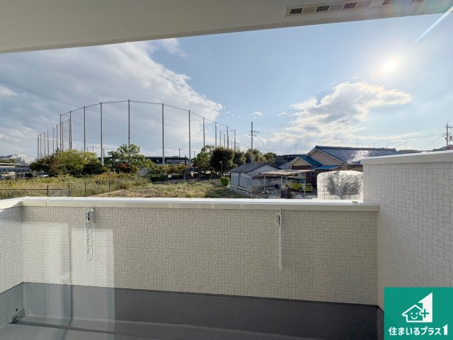 草津市下笠町　第24-1期　新築一戸建てのバルコニー|ワイドバルコニーは洗濯物を干すスペースが広いのでご家族が多くても安心！