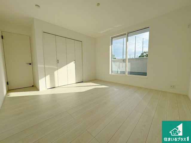 草津市下笠町　第24-1期　新築一戸建ての洋室|シンプルな洋室は、自分好みのインテリアが楽しめます♪ご家族とインテリアや家具を選びに行くのは新築購入時の醍醐味の一つです。ぜひお楽しみください♪