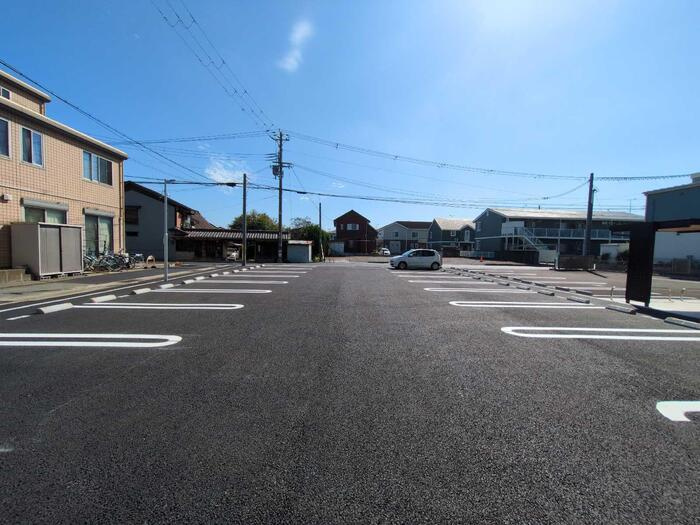 D-PLACE町坪の駐車場