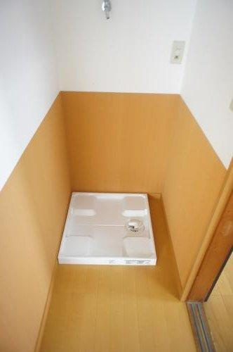 【設備】 | よろこび荘 | 室内に洗濯機が置けます。