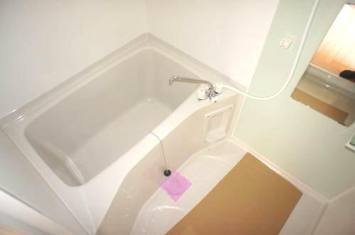 【浴室】 | よろこび荘 | お風呂はくつろぎの空間です。