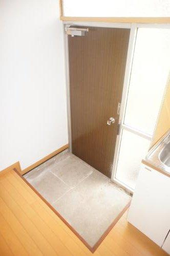 【玄関】 | よろこび荘 | きれいな玄関です。