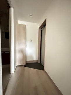 【玄関】 | サニーベイ・ソレイユ | 収納もある玄関です