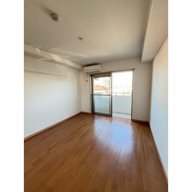 ソリテール月出の内装