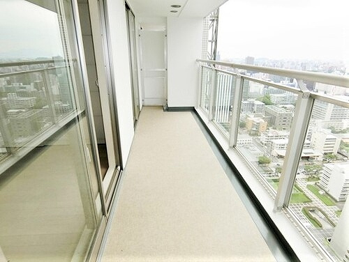 アーバンビューグランドタワーのバルコニー|西向きバルコニー　※2019年7月撮影