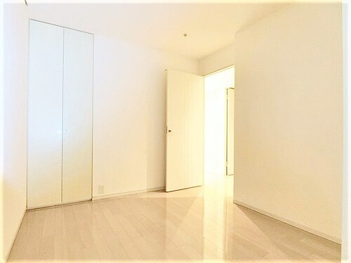 アーバンビューグランドタワーの収納|洋室（約5.4畳）のクロゼット　※2019年7月撮影