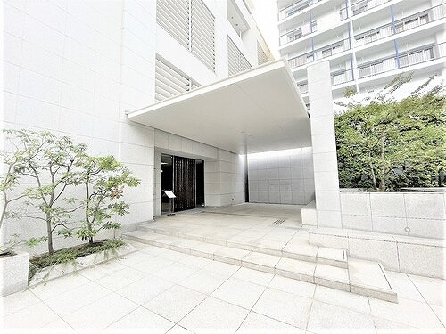 アーバンビューグランドタワーのエントランス|エントランスポーチ　※2022年9月撮影