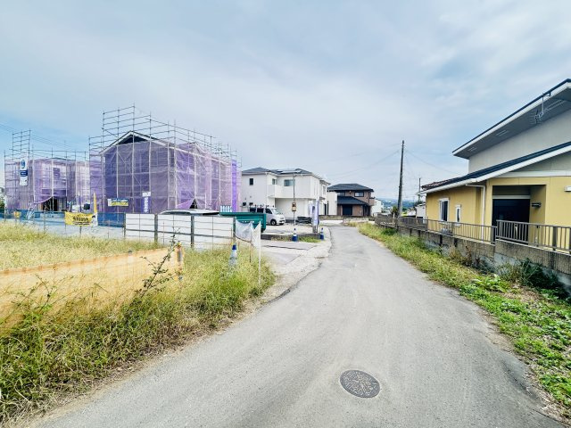 新築　渋川行幸田　Livele Garden.S　2号棟の前面道路含む現地写真|現地写真　南側接道幅員約4ｍ