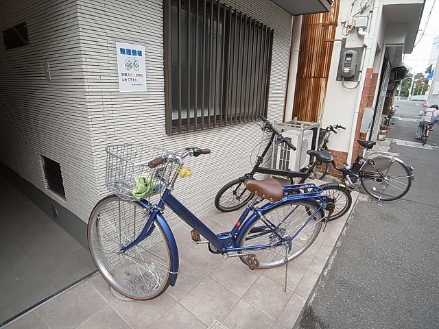神戸市兵庫区東出町３丁目の賃貸マンションのその他共用部分|自転車は敷地内スペースに駐輪出来ます