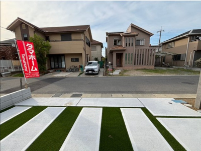 【駐車場】 | 【新築戸建】貝塚市東山６丁目　１号地 | 車を駐車しても、駐輪や物置もおける広々としたお庭(^^♪