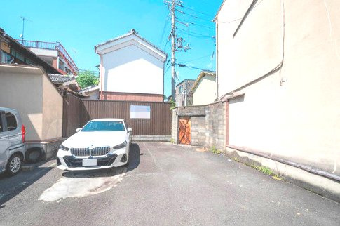 河原町丸太町交差点東側　貸土地の外観