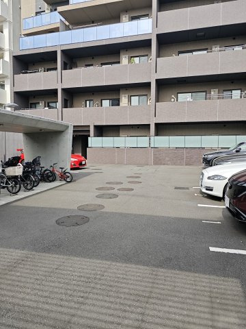 グローリオ文京東大前ヒルズの駐車場