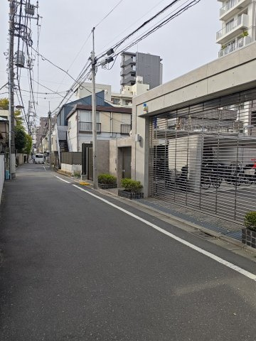 グローリオ文京東大前ヒルズの駐車場|駐車場入口
