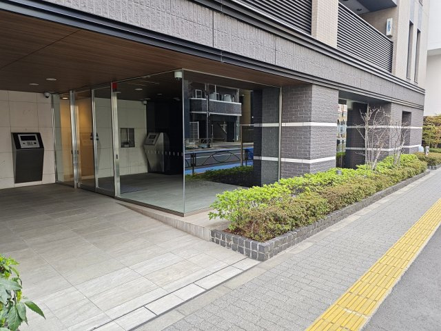 グローリオ文京東大前ヒルズのエントランス