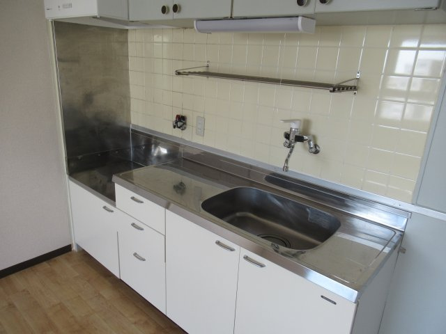 兵庫県公社　芦屋浜高層（若葉）１号棟のキッチン|キッチンでお料理をお楽しみください