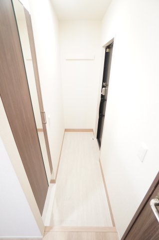 【玄関】 | D-ROOM都賀2丁目Ⅱ－A棟 | ※同物件・反転タイプの写真です。