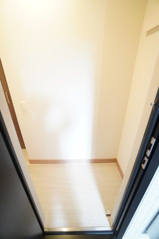【玄関】 | D-ROOM都賀2丁目Ⅱ－A棟 | ※同物件・反転タイプの写真です。