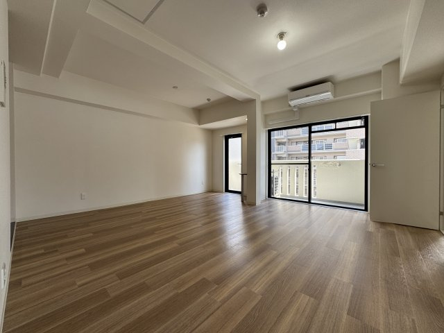 ヒューマンズウェル城南館の居間・リビング