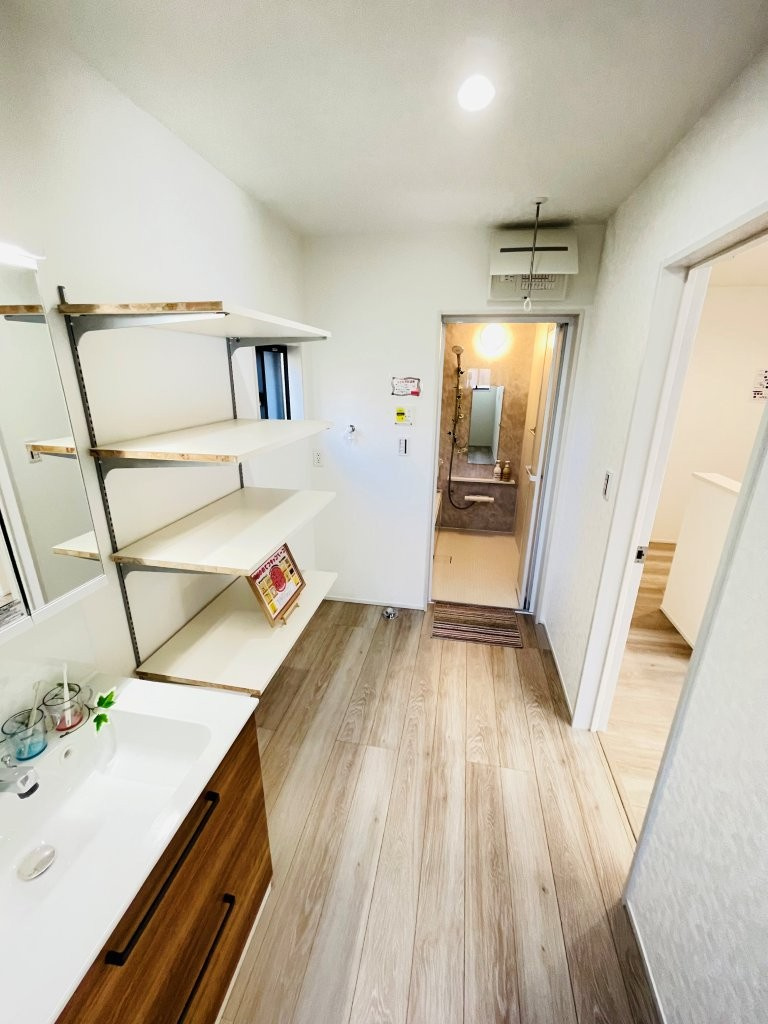 豊田市畝部東町第4　新築分譲住宅　全2棟　1号棟の脱衣所