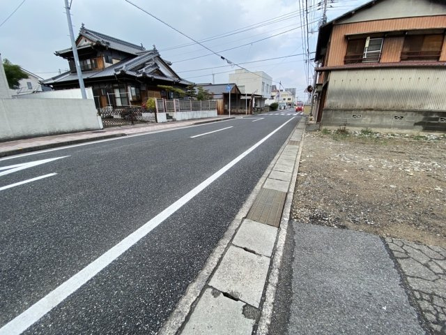 庄内町5丁目　売土地の前面道路含む現地写真