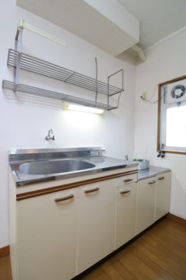 【キッチン】 | 南都ビル | コンパクトなキッチンで掃除もラクラク