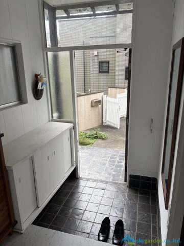 厚木市温水　中古戸建の玄関