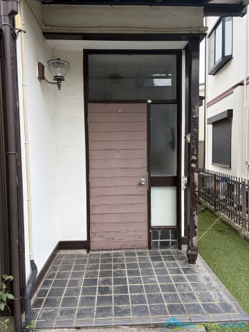 厚木市温水　中古戸建の玄関