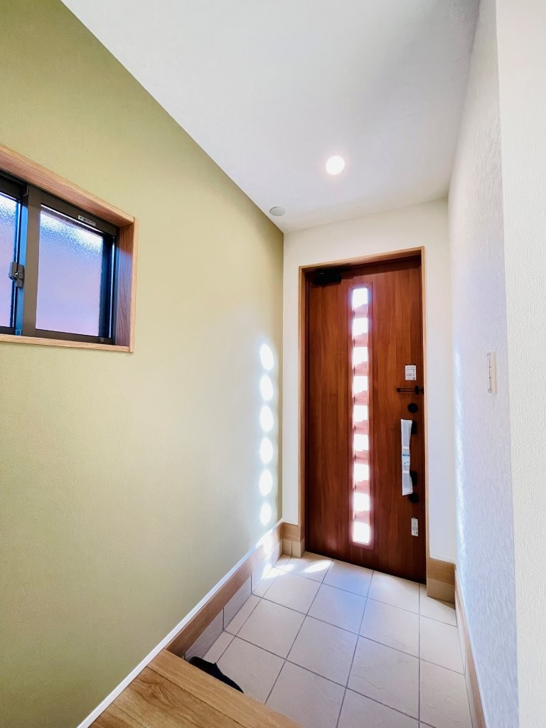 豊田市畝部東町第4　新築分譲住宅　全2棟　2号棟の玄関|大容量のシューズクローゼット付き