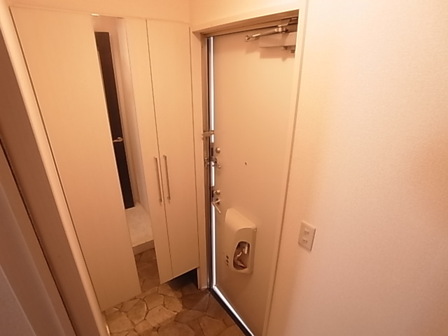 神戸市北区谷上南町のアパートの玄関|シューズボックス付き