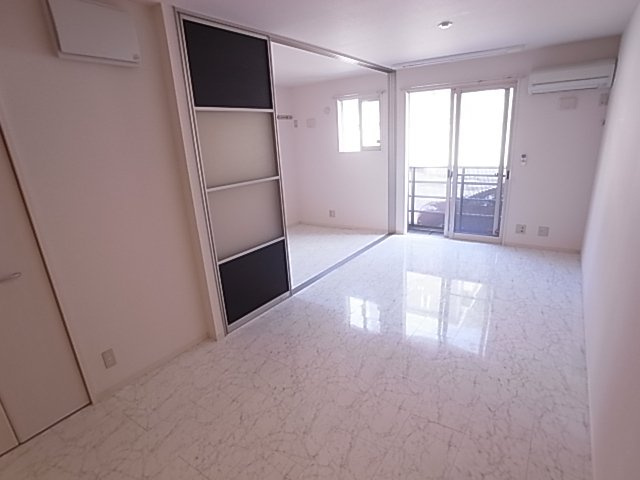 神戸市北区谷上南町のアパートの居間・リビング|リビング