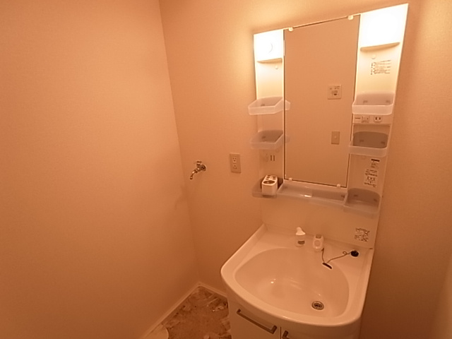 神戸市北区谷上南町のアパートの洗面所