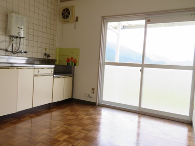 【キッチン】 | プラザハイツⅠ | 同タイプの別の部屋の写真です（左右反転）
