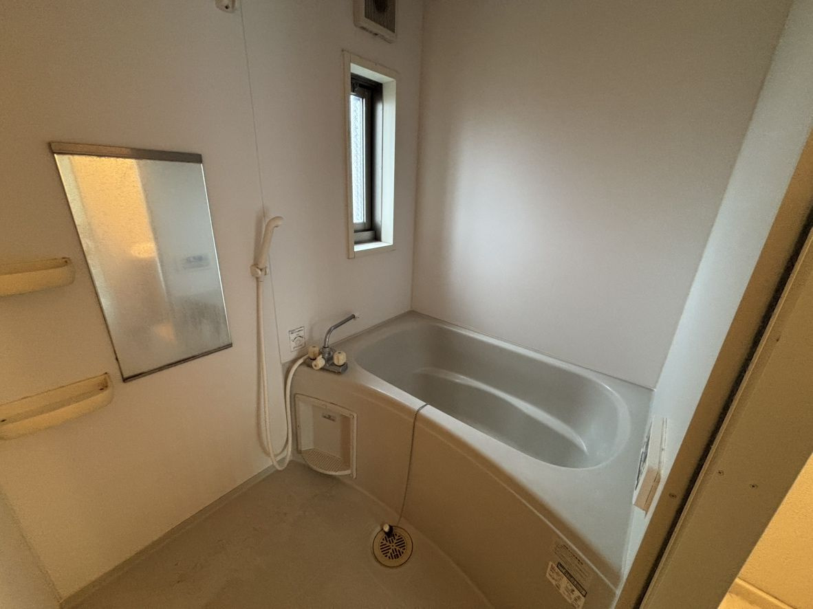 ハピネスさくらの浴室|追い焚き付きのお風呂です♪