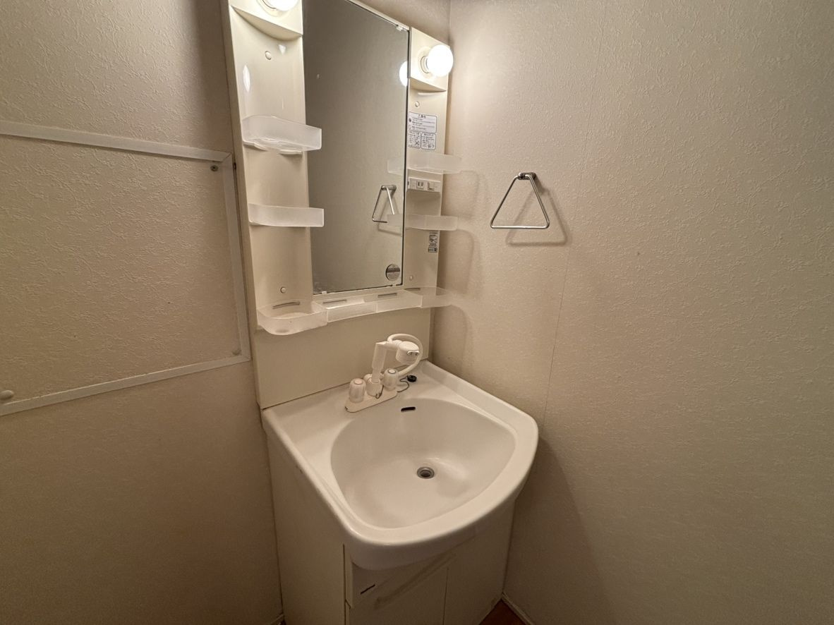 ハピネスさくらの洗面所|明るい洗面所です★