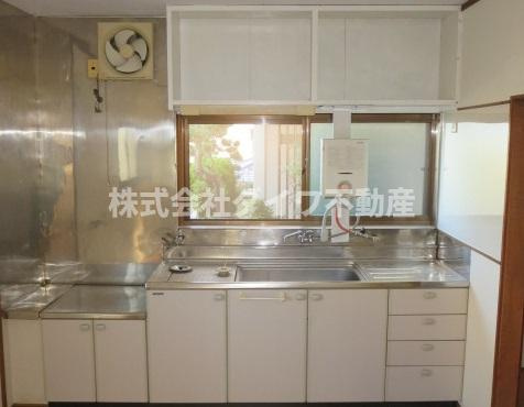 竜美台貸家のキッチン