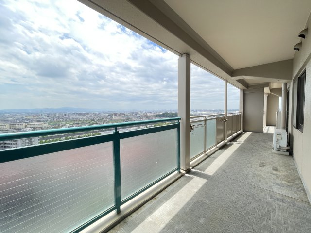 阪急ヒルズコート高槻　7番館のバルコニー|落ち着いた時間を過ごせるバルコニーです