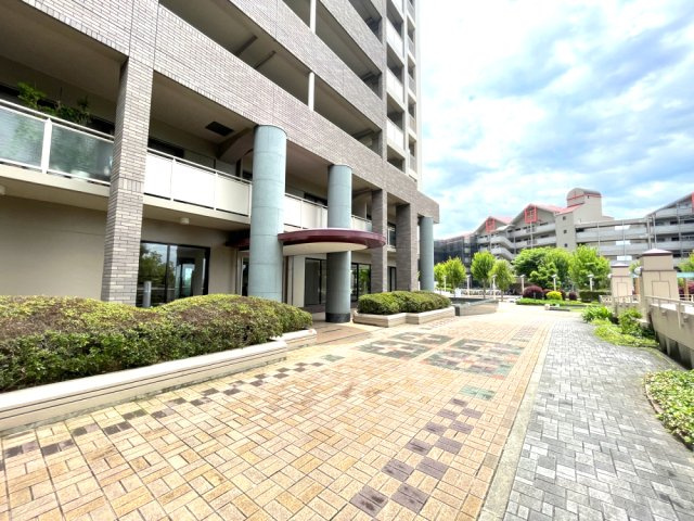 阪急ヒルズコート高槻　7番館のエントランス