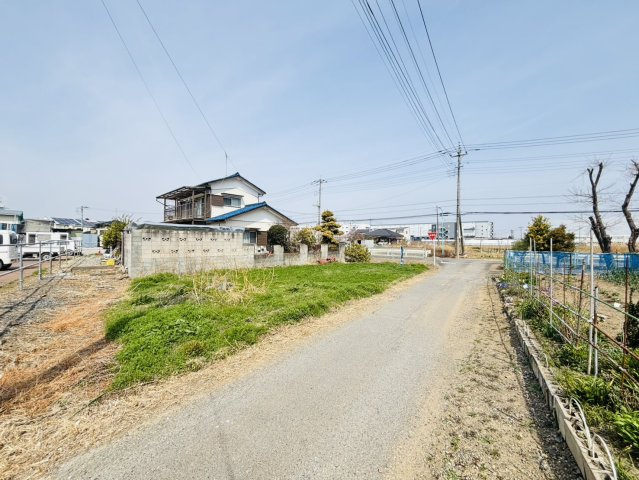 敷地面積46.1坪　売地　川越市石田本郷の前面道路含む現地写真|東側公道４．０ｍ、２０．１ｍ接道！お車の出し入れもラクラクです♪