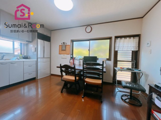 【居間・リビング】 | 南館3丁目 中古戸建