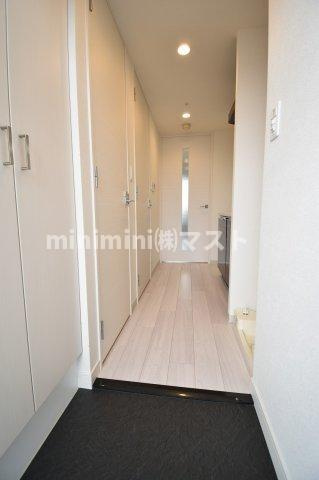 ファステート大阪上本町ソーレの玄関