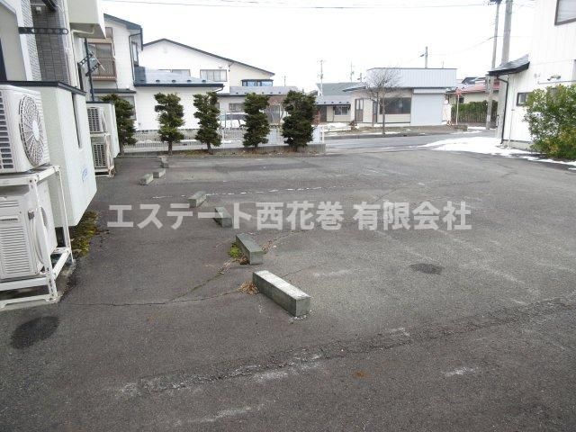 サニーガーデンの駐車場