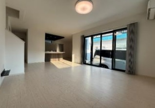 【居間・リビング】 | 霞ヶ丘２丁目　中古戸建