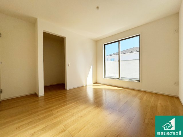 栗東市小柿　第1期　新築一戸建ての洋室|シンプルな洋室は、自分好みのインテリアが楽しめます♪ご家族とインテリアや家具を選びに行くのは新築購入時の醍醐味の一つです。ぜひお楽しみください♪