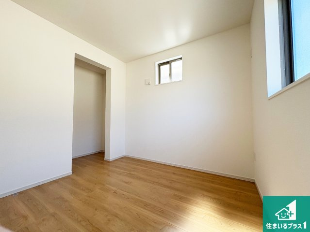 栗東市小柿　第1期　新築一戸建ての洋室|シンプルな洋室は、自分好みのインテリアが楽しめます♪ご家族とインテリアや家具を選びに行くのは新築購入時の醍醐味の一つです。ぜひお楽しみください♪