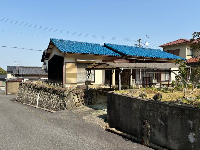 玉野市八浜町大崎　売土地の外観|敷地面積約１０２坪。
古家有り、現況渡しとなります。