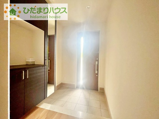 【玄関】 | 土浦市乙戸　中古戸建 | 家族の靴をたっぷり収納！大型シューズクローゼット付き(^^♪