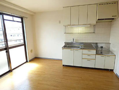 千葉市若葉区都賀3丁目　収益マンションのキッチン